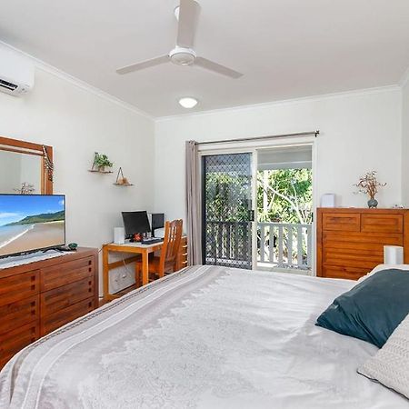 Modern 2 Bedroom Townhouse - Four Mile Beach Escapes Port Douglas Bagian luar foto