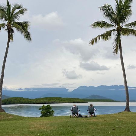 Modern 2 Bedroom Townhouse - Four Mile Beach Escapes Port Douglas Bagian luar foto