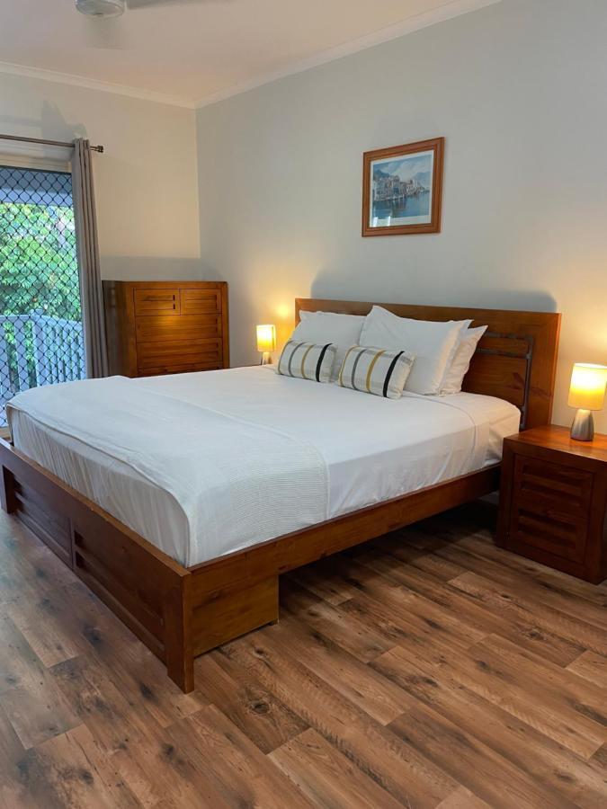 Modern 2 Bedroom Townhouse - Four Mile Beach Escapes Port Douglas Bagian luar foto