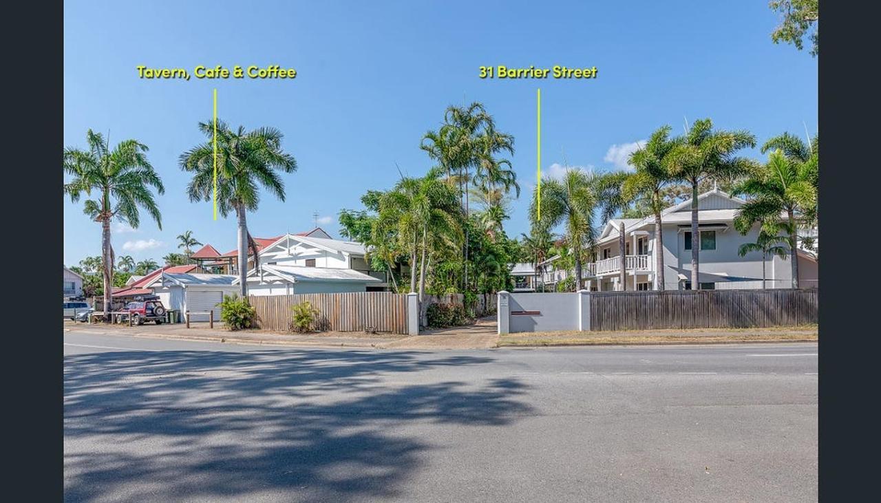 Modern 2 Bedroom Townhouse - Four Mile Beach Escapes Port Douglas Bagian luar foto