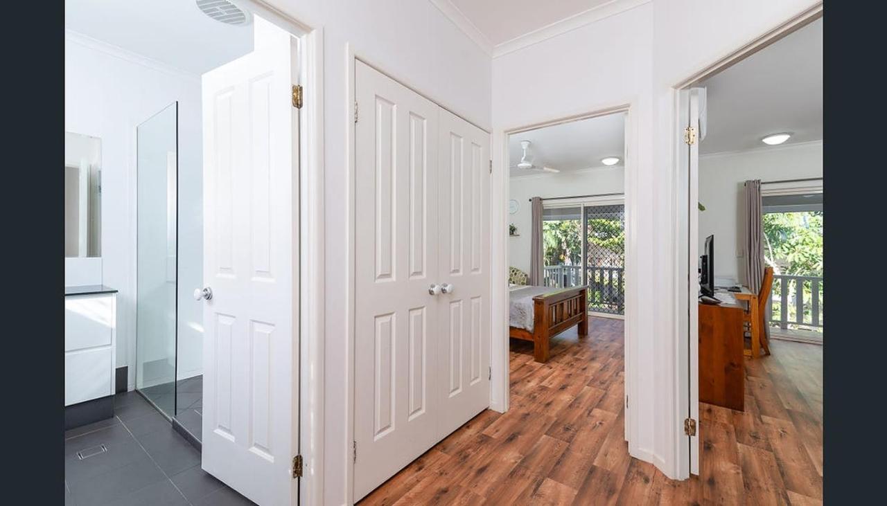 Modern 2 Bedroom Townhouse - Four Mile Beach Escapes Port Douglas Bagian luar foto
