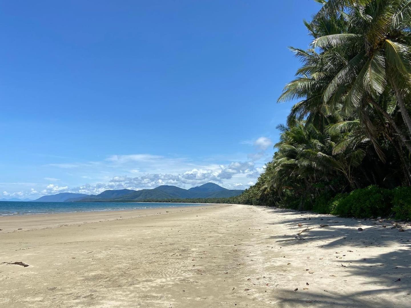 Modern 2 Bedroom Townhouse - Four Mile Beach Escapes Port Douglas Bagian luar foto